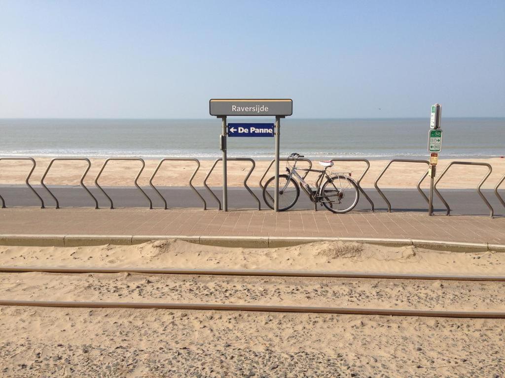 Appartement Raversijde With Sea View